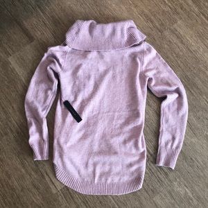 Tahari turtleneck sweater